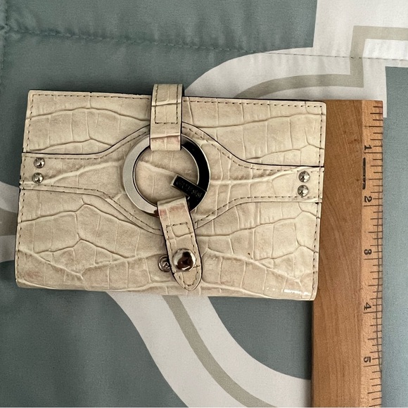 GUESS Crocodile Leather Wallet Off-White - Picture 6 of 7